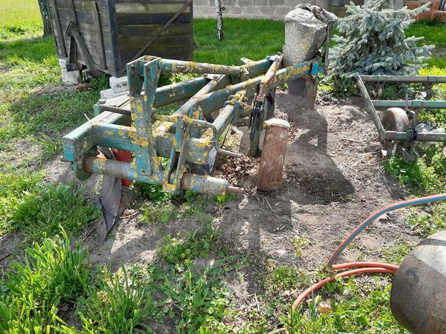 pług 4 skibowy i kultywator hydraulicznie składany