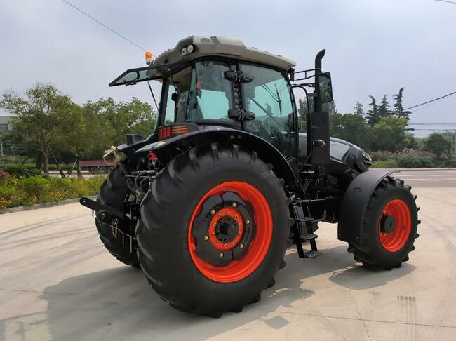 2026 rok NOWY czarny MAXUS 280 KM 4x4 ciągnik rolniczy