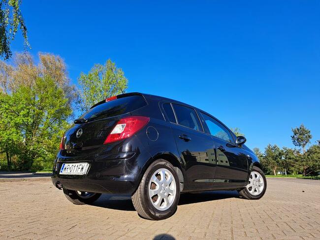 Opel Corsa D Satellite