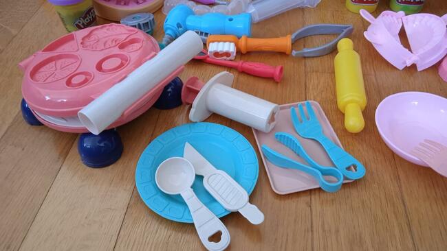Zestaw Play Doh i inne