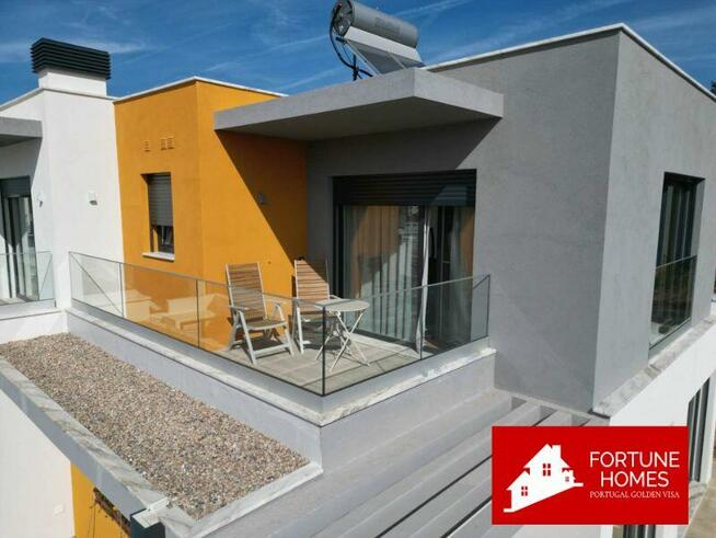 Nowoczesna willa w Portugalii z basenem na działce 271m