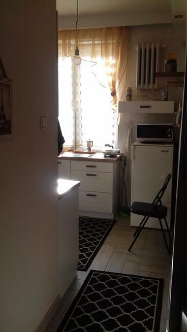 Wynajmę ładną kawalerkę w bloku