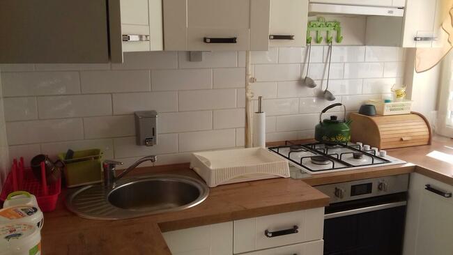 Wynajmę ładną kawalerkę w bloku