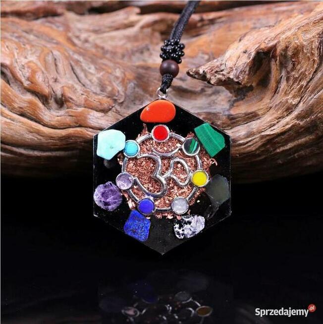 NASZYJNIK WISIOREK ORGONIT OM KRYSZTAŁ MALACHIT AMETYST