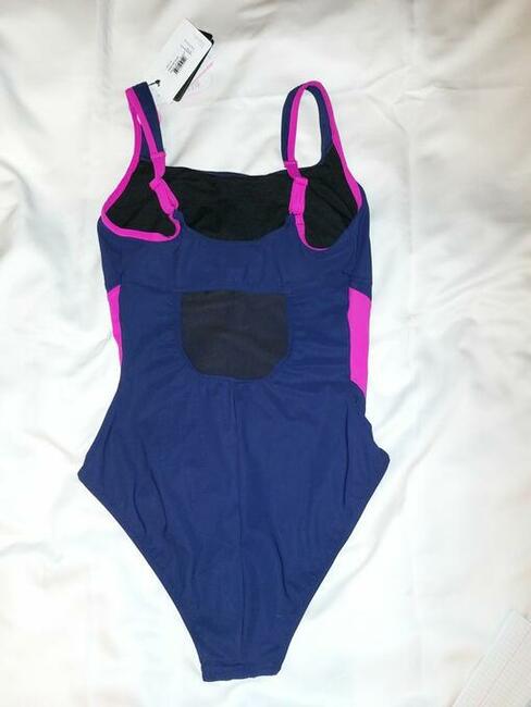 Jednoczęściowy strój kąpielowy