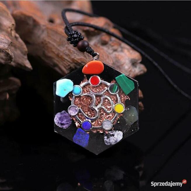 NASZYJNIK WISIOREK ORGONIT OM KRYSZTAŁ MALACHIT AMETYST