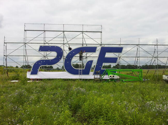 Montaż reklam, prace wysokościowe