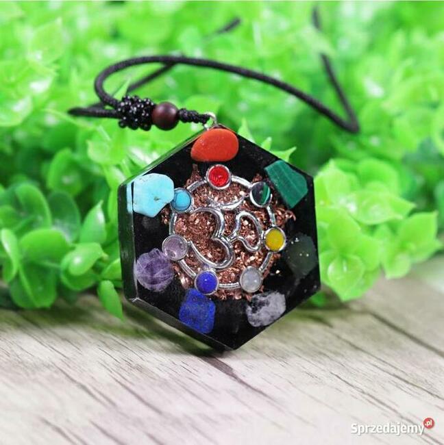 NASZYJNIK WISIOREK ORGONIT OM KRYSZTAŁ MALACHIT AMETYST