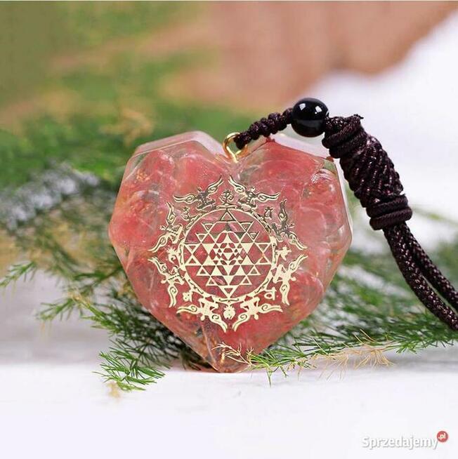 PIĘKNY NASZYJNIK SERCE SERDUSZKO KWARC RÓŻOWY KAMIEŃ ŻYWICA