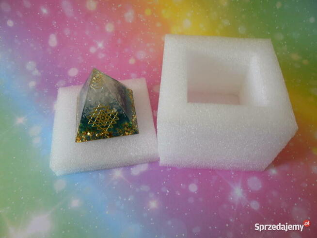 PIRAMIDA ORGONIT KWARC SKALNY KRYSZTAŁ GÓRSKI NIEBIESKI ŻWIR