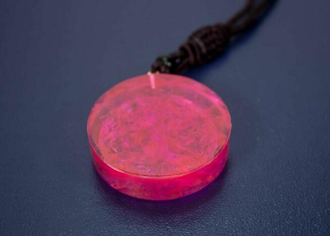 Piękny Różowy Wisiorek Naszyjnik RÓŻOWY Kryształ Drzewo Życia