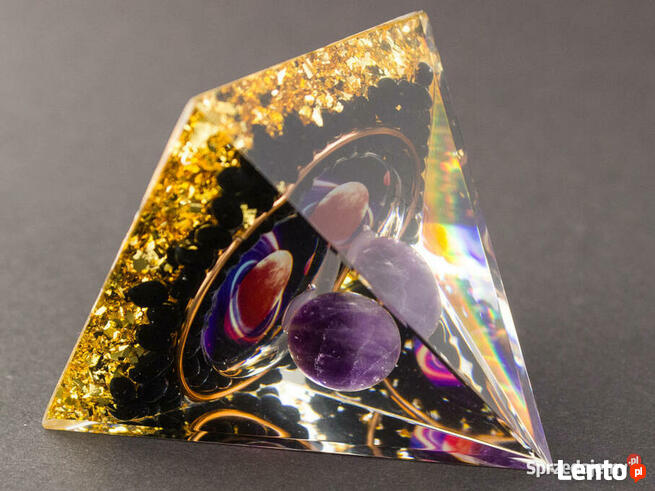 PIRAMIDKA ORGONIT 5G AMETYST OBSYDIAN ZŁOTA FOLIA - 6 cm