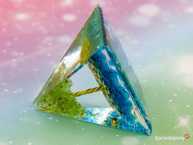 PIĘKNA PIRAMIDA ORGONIT NIEBIESKA GLAZURA OLIWIN MIEDŹ 5 cm