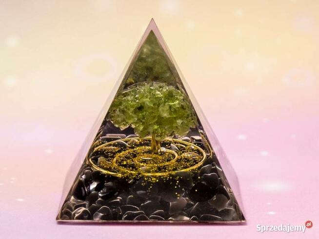 PIRAMIDA ORGONIT PERYDOT KLEJNOT MORION DRZEWO 5 cm Prezent