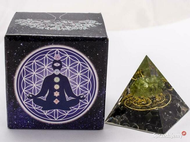 PIRAMIDA ORGONIT PERYDOT KLEJNOT MORION DRZEWO 5 cm Prezent