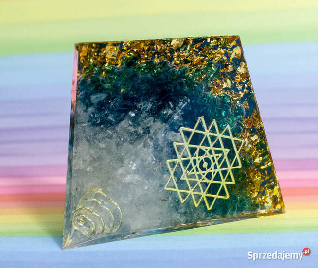 PIRAMIDA ORGONIT KWARC SKALNY KRYSZTAŁ GÓRSKI NIEBIESKI ŻWIR