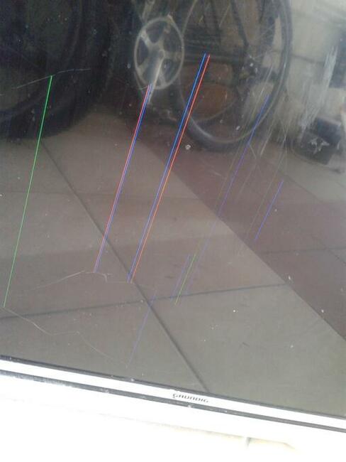 Grundig 55 GFB 6623 telwizor lcd tv fhd smart uszkodzony