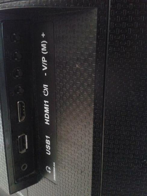 Grundig 55 GFB 6623 telwizor lcd tv fhd smart uszkodzony