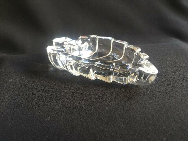 Szklany liść patera szklana na biżuterię