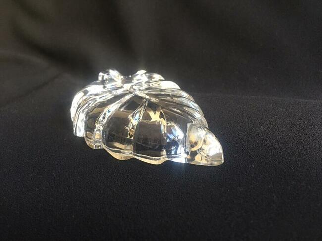 Szklany liść patera szklana na biżuterię