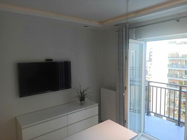 Przytulna kawalerka przy Modlińskiej Doskonała komunikacja.