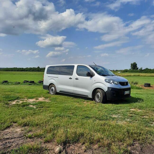 Bus dla 8 osób do wynajęcia z kierowcą. Warszawa i okolice.