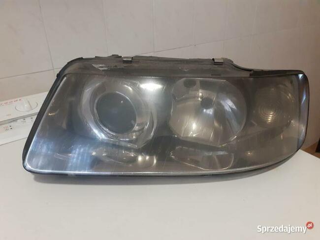 Oryginalny reflektor prawy Hella do Audi A 3 8L 2002 r