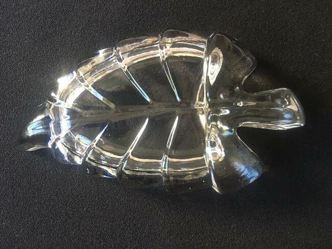 Szklany liść patera szklana na biżuterię