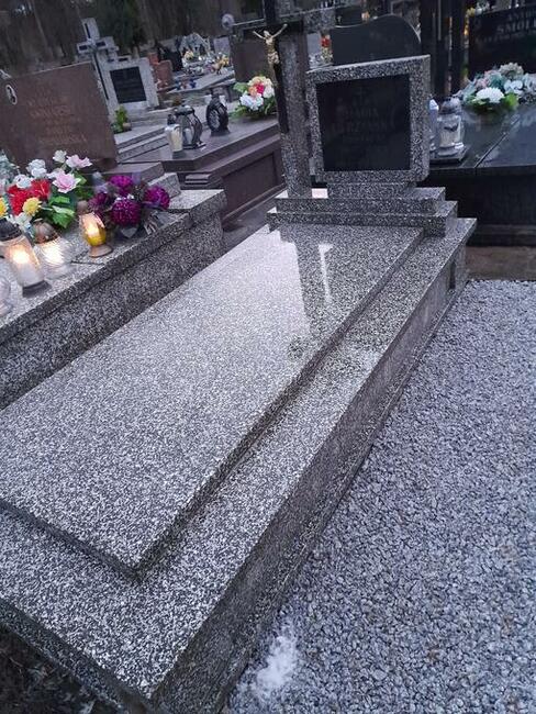 Profesjonalne mycie pomników oraz sprzątanie grobów