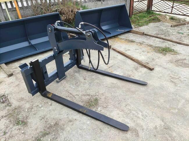 Chwytak hydrauliczny do drewna montowany na paleciak Dostawa