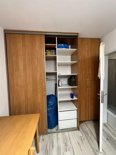 Zamienię komunalne 2 pokoje na większe Wola