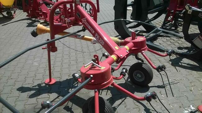 Przetrząsacz karuzelowy do siana PK220