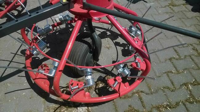 Przetrząsacz zgrabiarka do siana Z 275