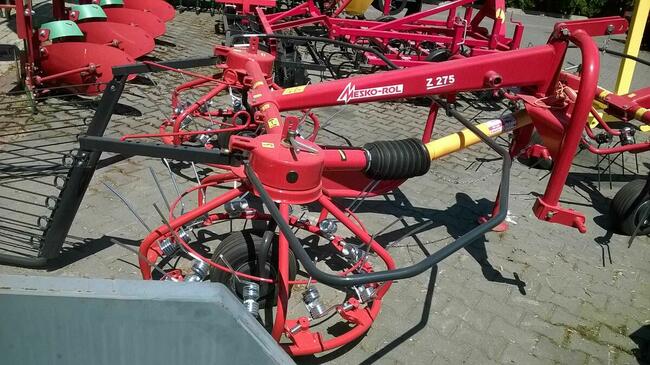 Przetrząsacz zgrabiarka do siana Z 275
