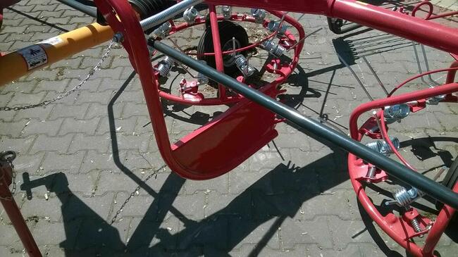 Przetrząsacz zgrabiarka do siana Z 275