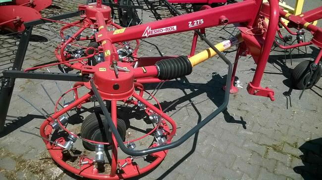 Przetrząsacz zgrabiarka do siana Z 275