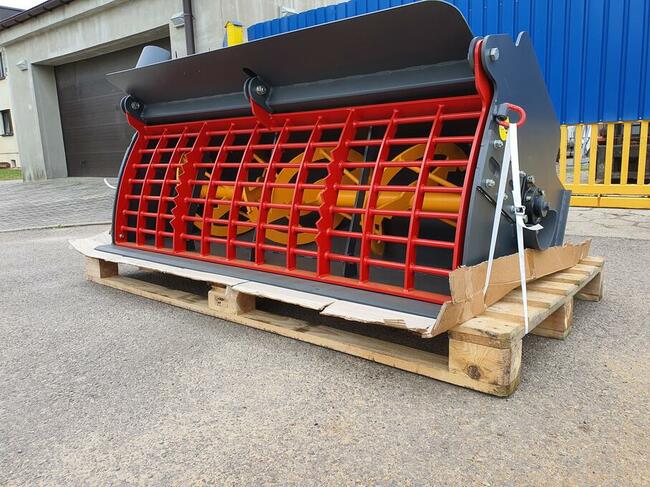 Łyżka z mieszalnikiem do betonu pasz 1.8mPRODUCENT