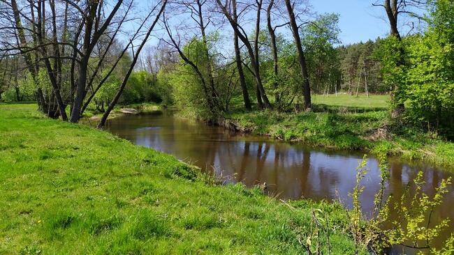 Sprzedam działkę nad rzeką
