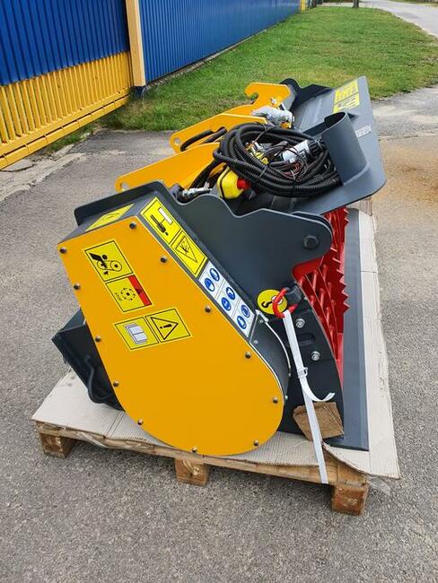 Łyżka z mieszalnikiem do betonu pasz 1.8mPRODUCENT