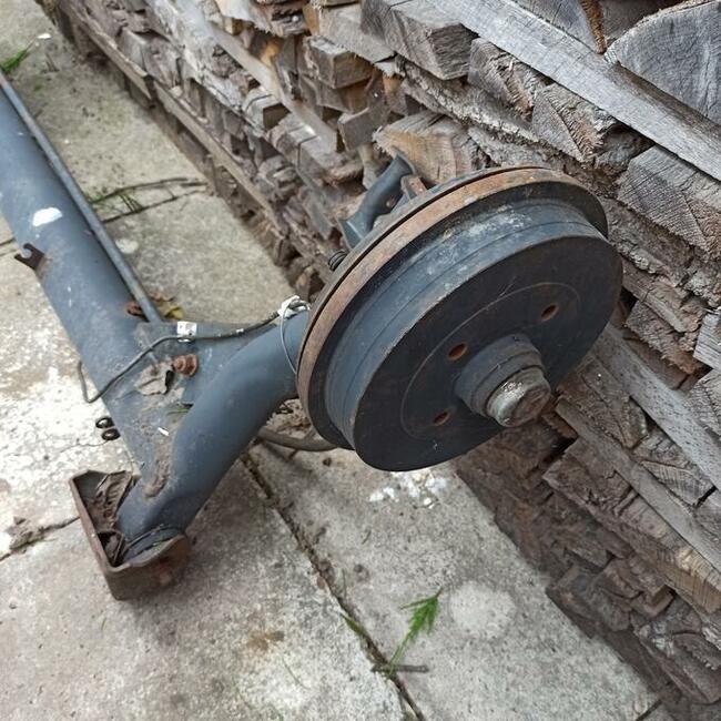 SKODA Felicia TYLNA BELKA OŚ TYŁ BĘBNY