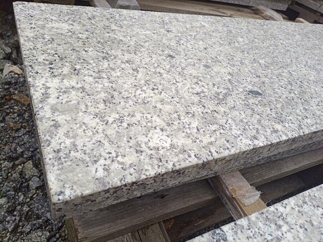 Parapety granitowe 84zł sztuka