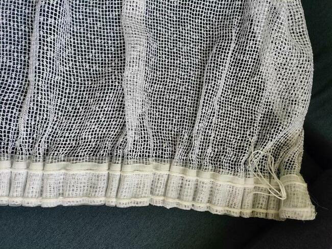 Firanka biała 255 x 170 -2 sztuki -stan bardzo dobry !