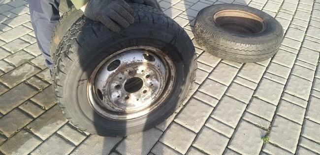 Opona plus dwie felgi do Mercedesa MB100 5.5 x 14 5x139.7