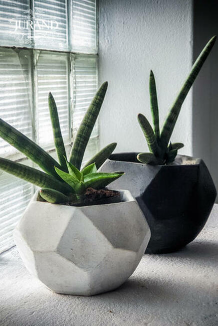 Donice, balustrady, figury ogrodowe, fontanny, oczka wodne