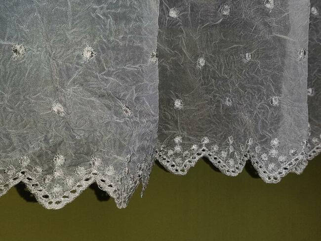 Firanka biała z falbaną 160 x 210-stan bardzo dobry !