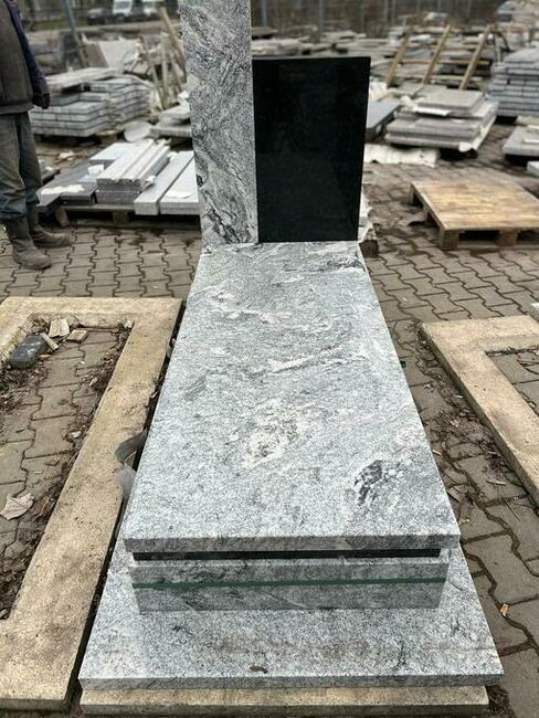 Pomniki, nagrobki, pomniki, nagrobki