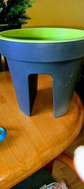 Donice duze na barierke balkonowa.