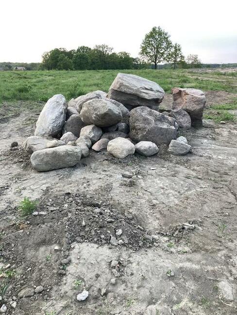 Kamień polny, otoczak, skała, głaz narzutowy, blok skalny, o