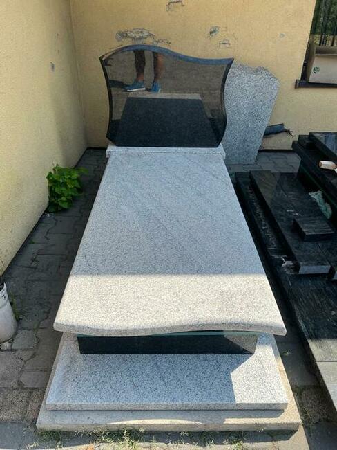 Pomniki, nagrobki, pomniki, nagrobki