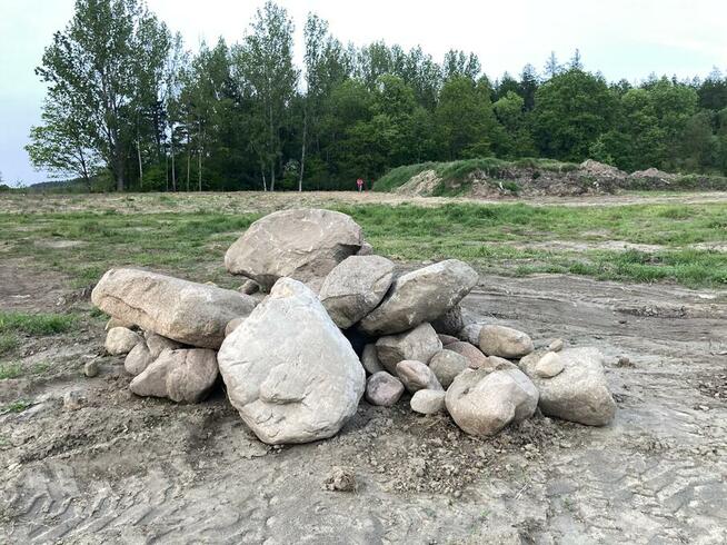 Kamień polny, otoczak, skała, głaz narzutowy, blok skalny, o